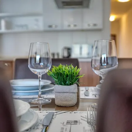 Spacious 2bd Penthouse In The Heart Of سليمة