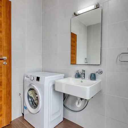 Spacious 2bd Penthouse In The Heart Of سليمة