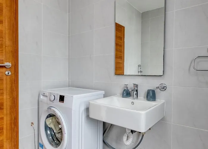 Spacious 2bd Penthouse In The Heart Of スリーマ