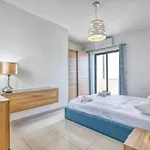Spacious 2bd Penthouse In The Heart Of Διαμέρισμα *