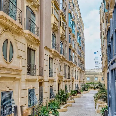 Spacious 2bd Penthouse In The Heart Of Apartment Sliema