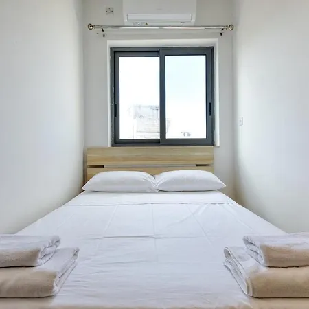 Spacious 2bd Penthouse In The Heart Of * Sliema