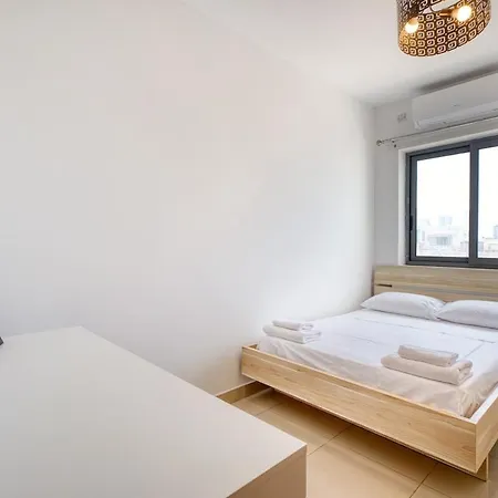 Spacious 2bd Penthouse In The Heart Of * Sliema