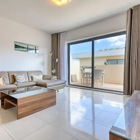 Lejlighed Spacious 2bd Penthouse In The Heart Of *
