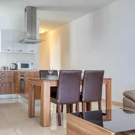 Spacious 2bd Penthouse In The Heart Of Appartement *