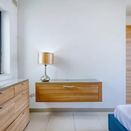 Spacious 2bd Penthouse In The Heart Of * Sliema