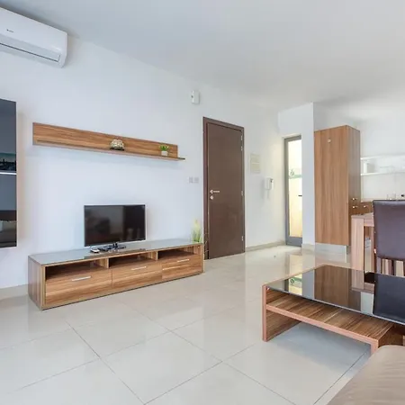 Spacious 2bd Penthouse In The Heart Of * Sliema