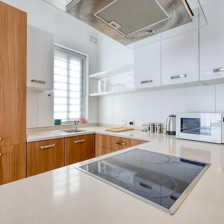 Spacious 2bd Penthouse In The Heart Of Lejlighed