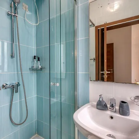 Lejlighed Spacious 2bd Penthouse In The Heart Of *