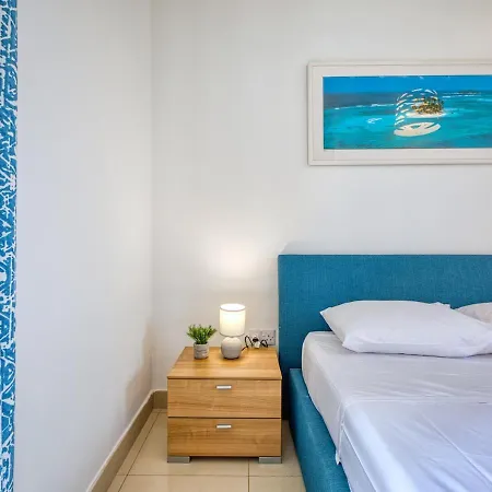 Lejlighed Spacious 2bd Penthouse In The Heart Of *