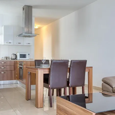 Spacious 2bd Penthouse In The Heart Of Lejlighed *