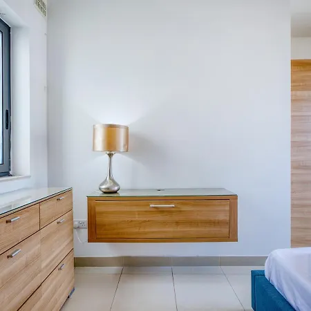 Lejlighed Spacious 2bd Penthouse In The Heart Of *