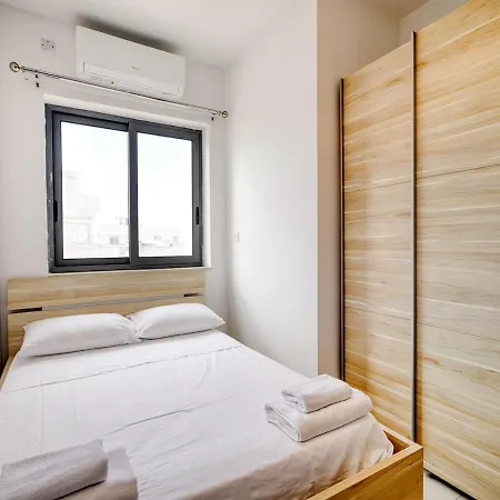 Spacious 2bd Penthouse In The Heart Of Lejlighed Sliema