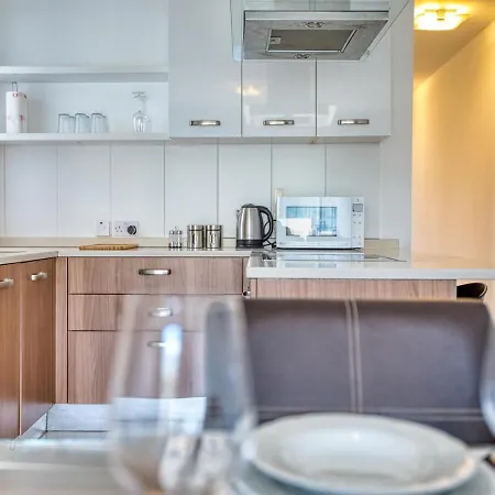 Spacious 2bd Penthouse In The Heart Of Lejlighed *