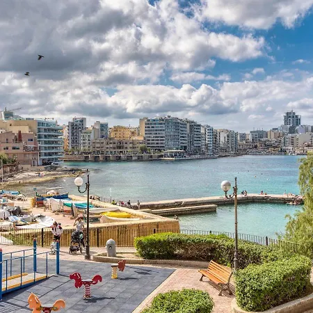 Spacious 2bd Penthouse In The Heart Of Lejlighed *