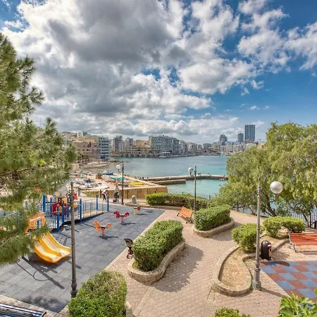 Spacious 2bd Penthouse In The Heart Of * Sliema