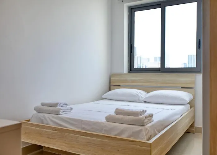 Spacious 2bd Penthouse In The Heart Of Appartement