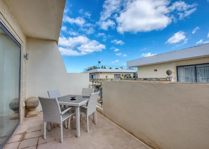 Spacious 2bd Penthouse In The Heart Of Apartament *