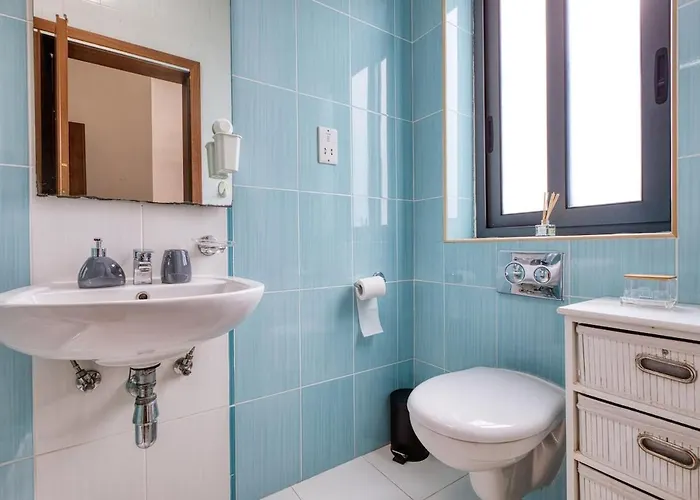 Spacious 2bd Penthouse In The Heart Of Daire *