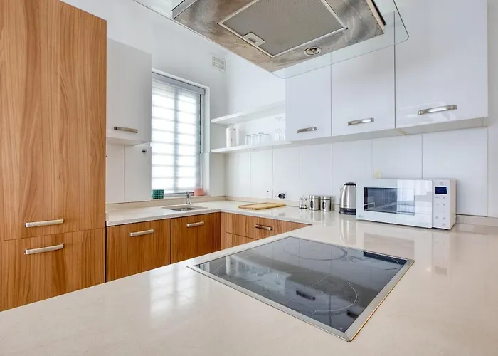 Appartement Spacious 2bd Penthouse In The Heart Of *