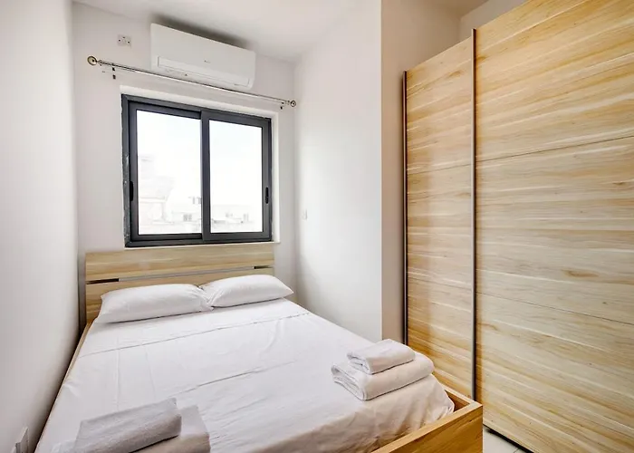 Spacious 2bd Penthouse In The Heart Of Appartement Sliema