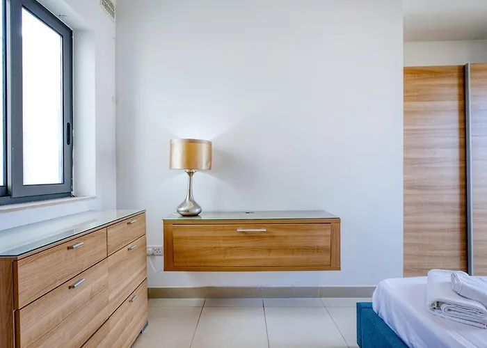 Spacious 2bd Penthouse In The Heart Of * Sliema