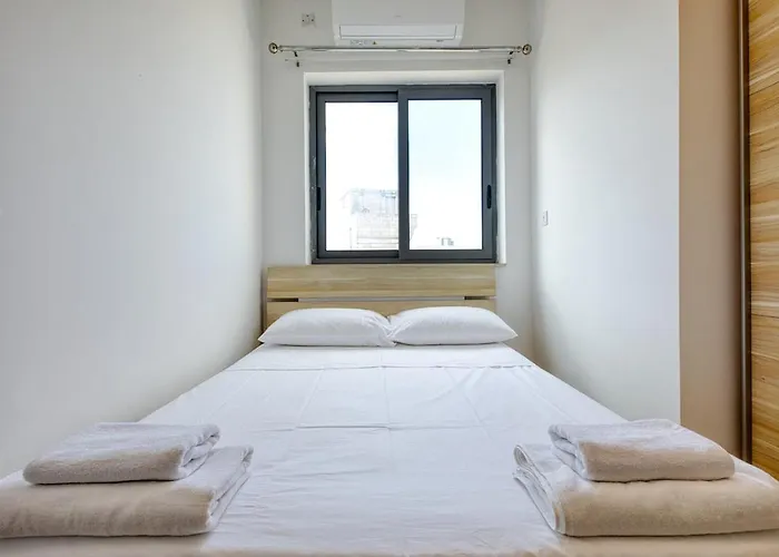 Spacious 2bd Penthouse In The Heart Of * Σλιέμα