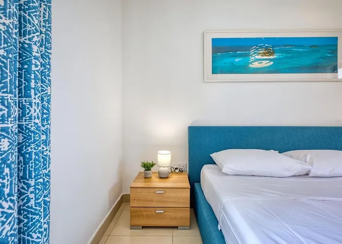 Spacious 2bd Penthouse In The Heart Of Διαμέρισμα *